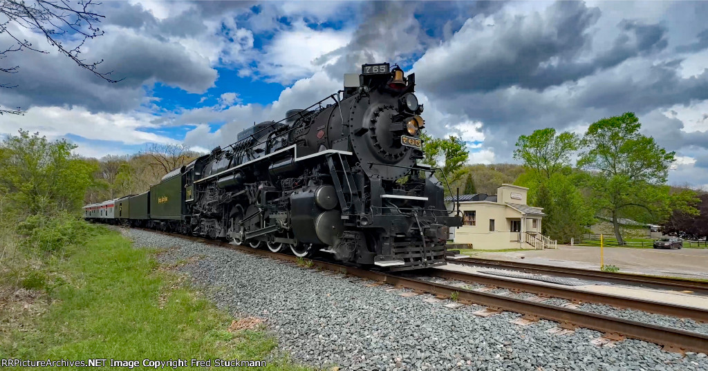 NKP 765 trails.